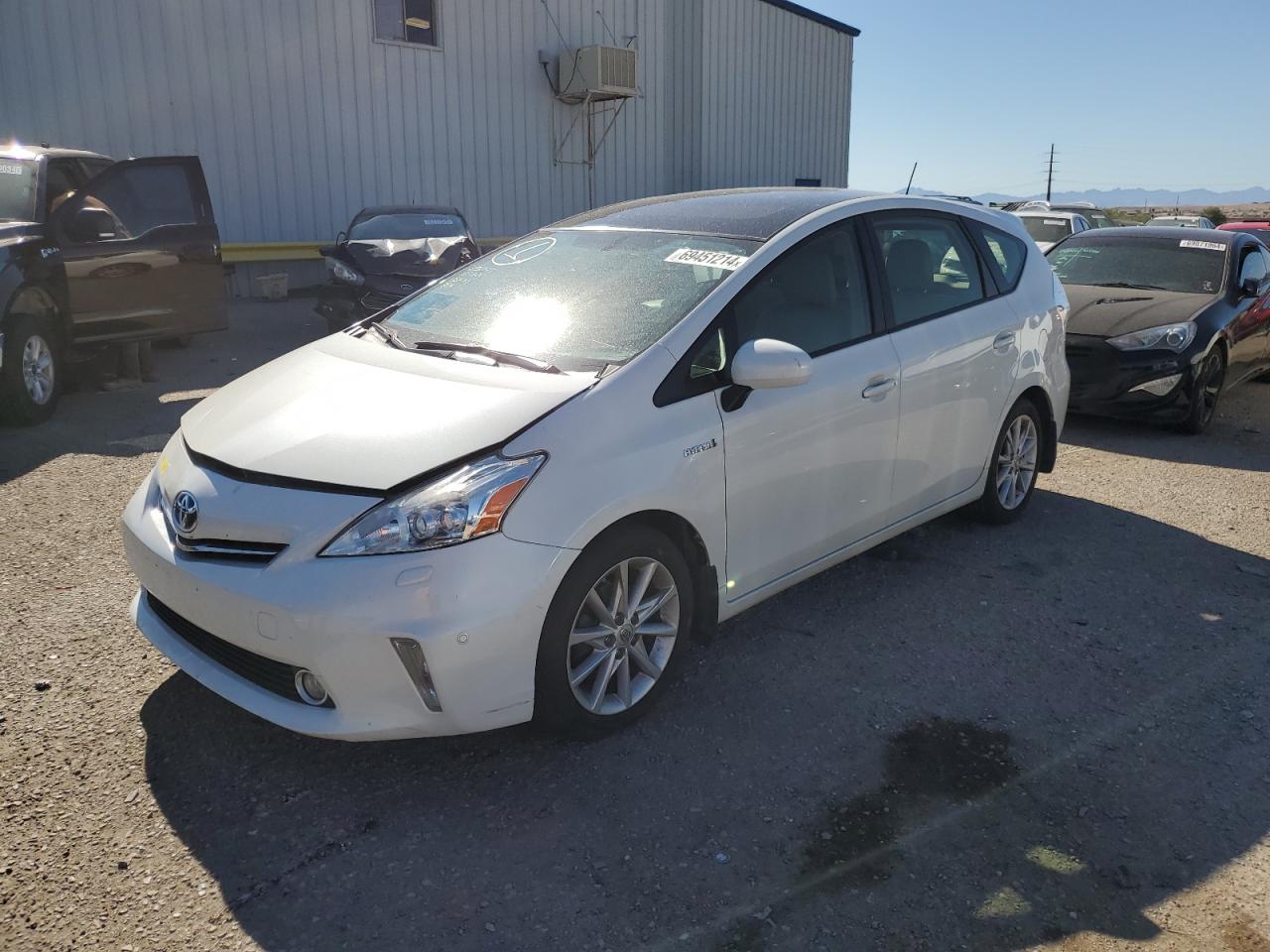 TOYOTA Prius V 2013