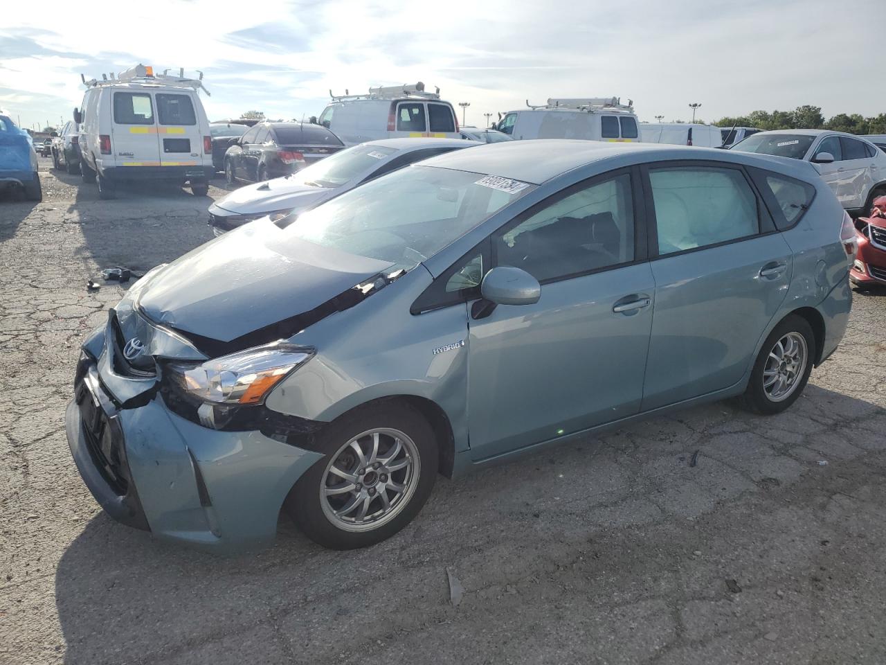 TOYOTA PRIUS V 2017