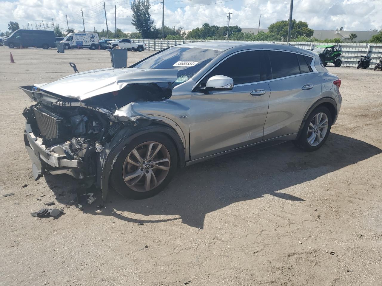INFINITI QX30 BASE 2017
