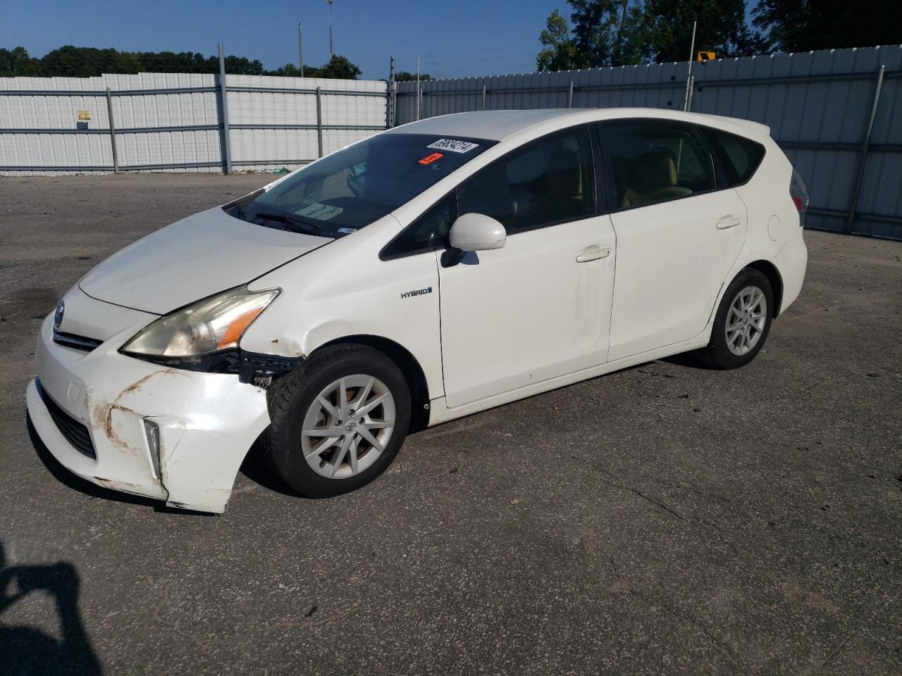 TOYOTA PRIUS V 2013