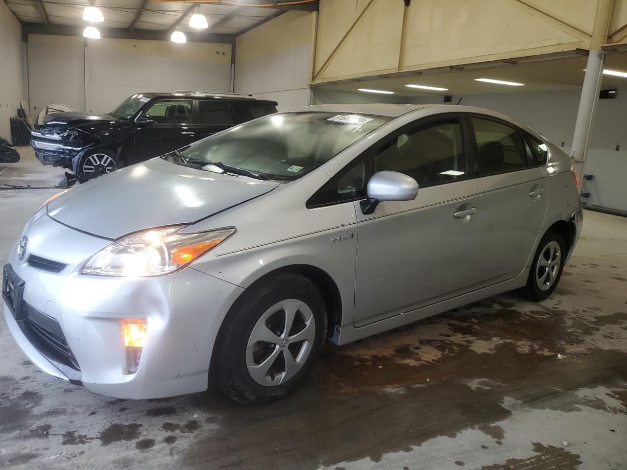 TOYOTA PRIUS 2015