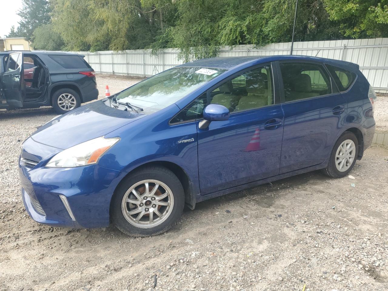TOYOTA PRIUS V 2012