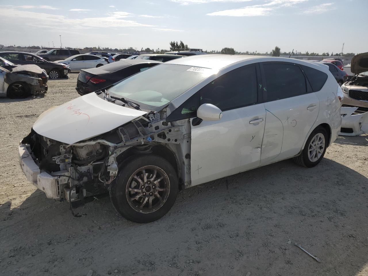 TOYOTA Prius V 2014