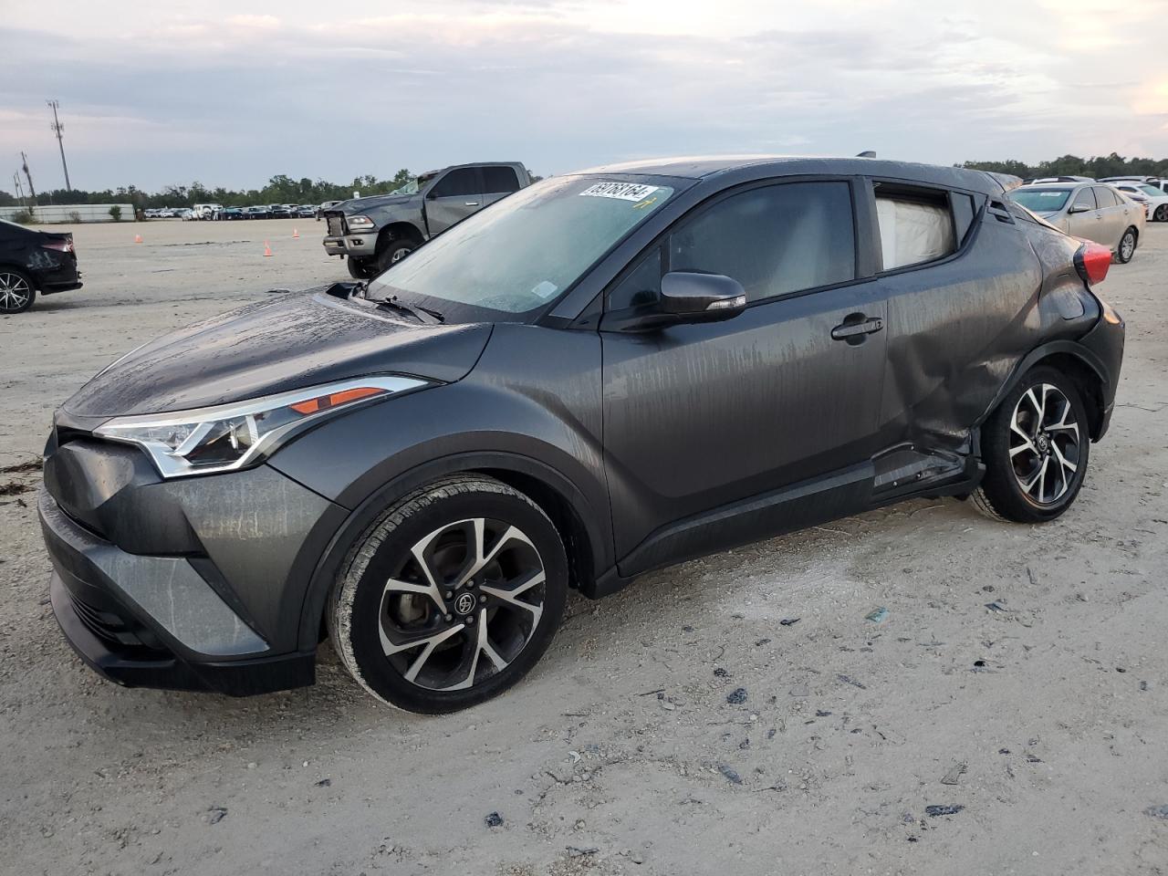 TOYOTA C-HR XLE 2018