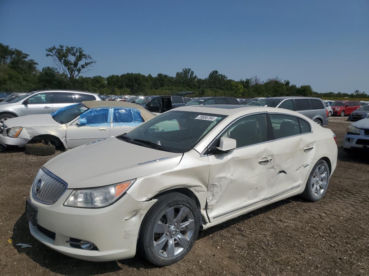 BUICK Lacrosse C 2011