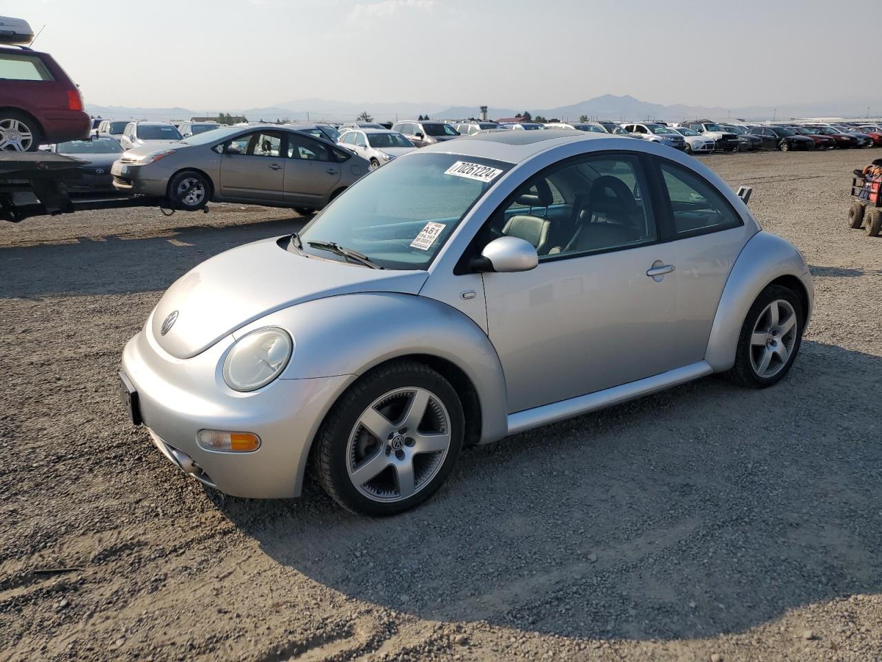 VOLKSWAGEN New Beetle 2001