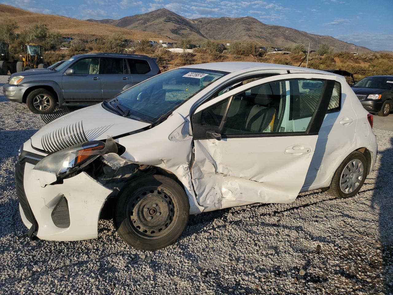 TOYOTA Yaris 2015