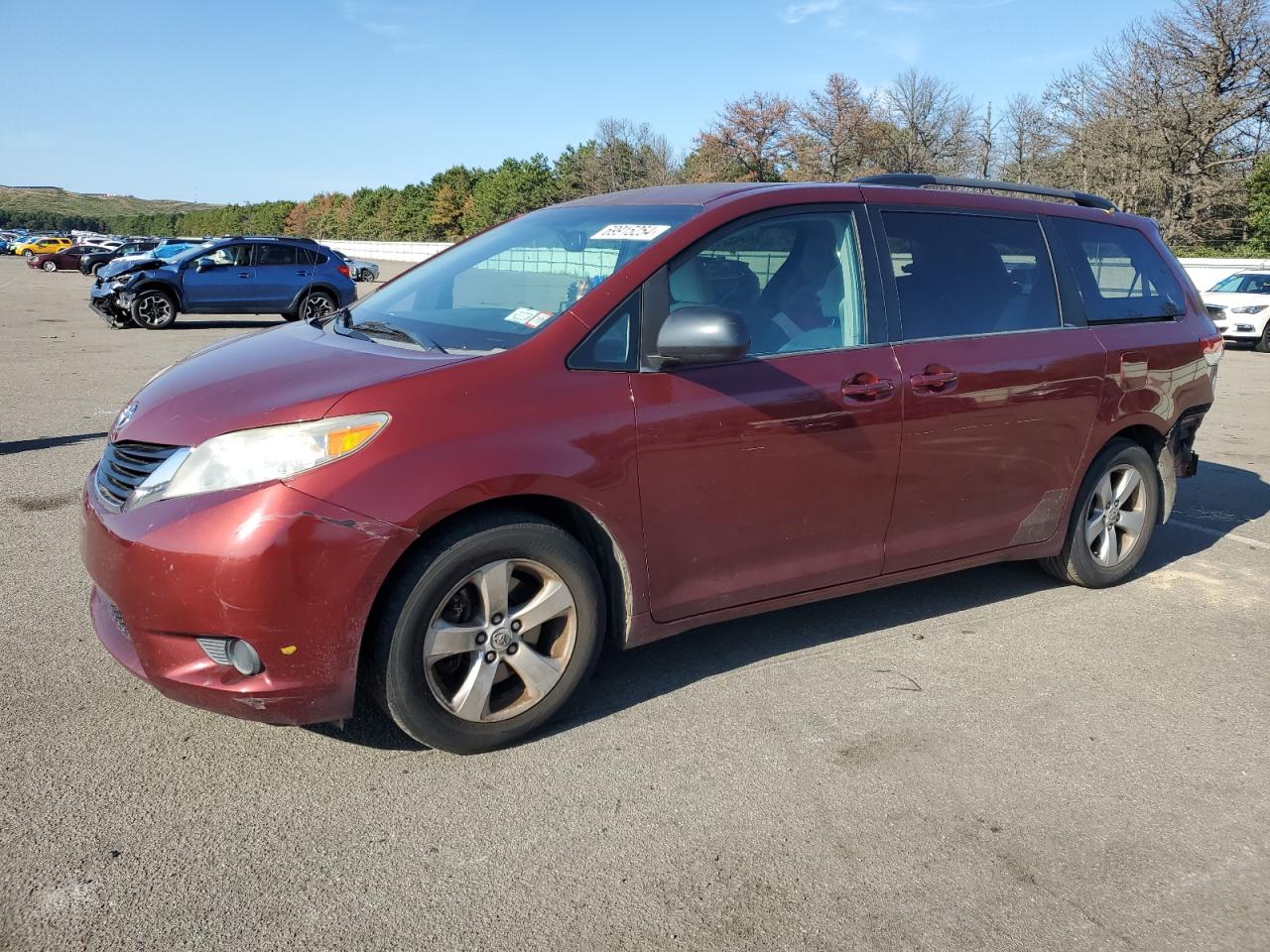 TOYOTA SIENNA LE 2014