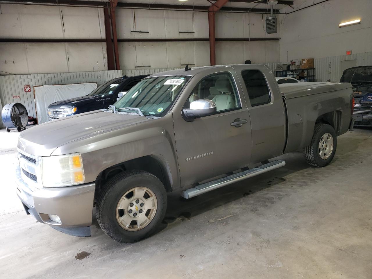 CHEVROLET SILVERADO 2011