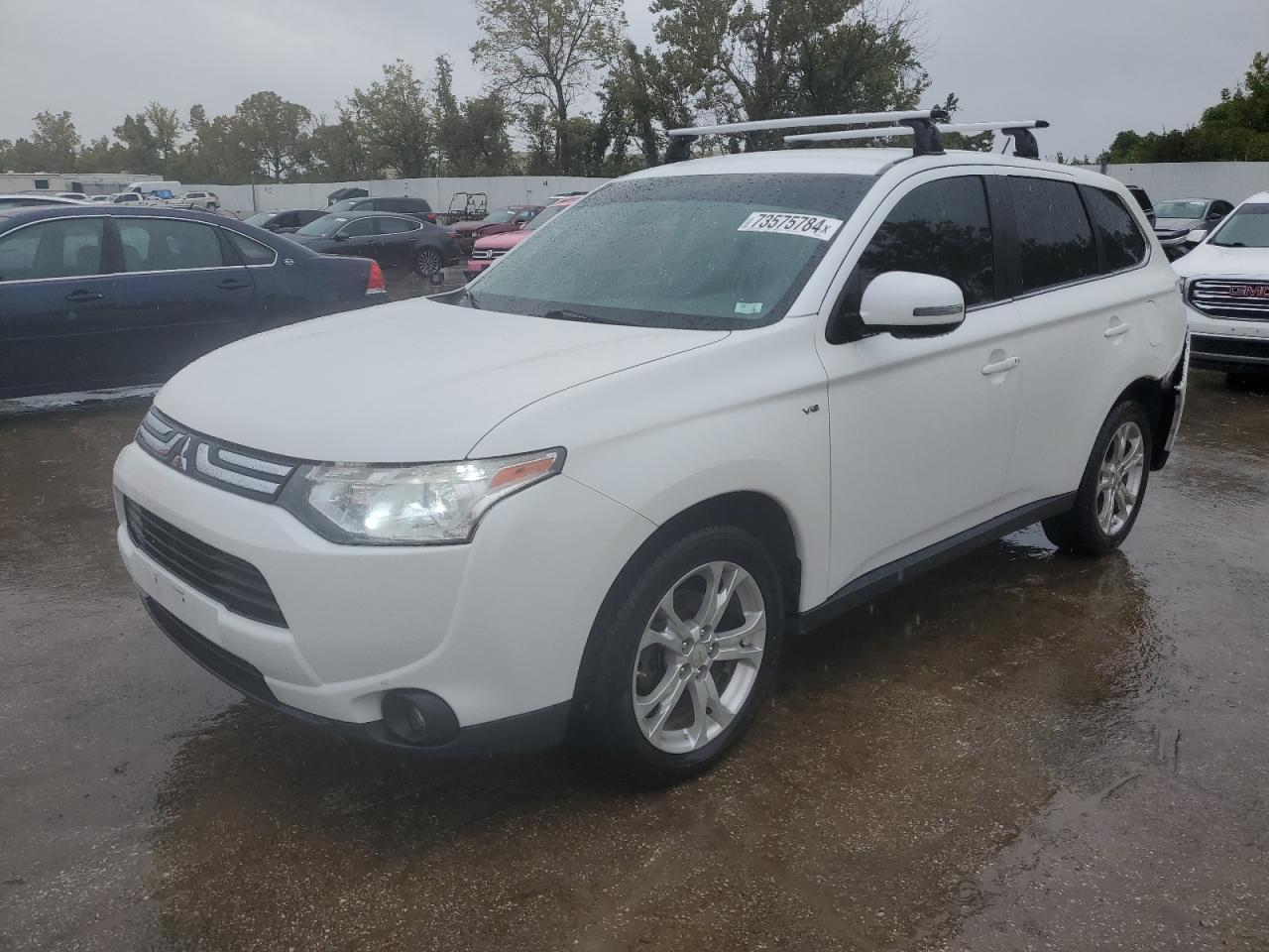 MITSUBISHI OUTLANDER 2014