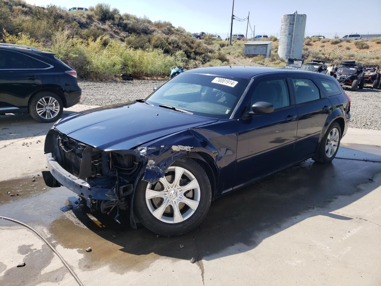 DODGE MAGNUM SE 2005