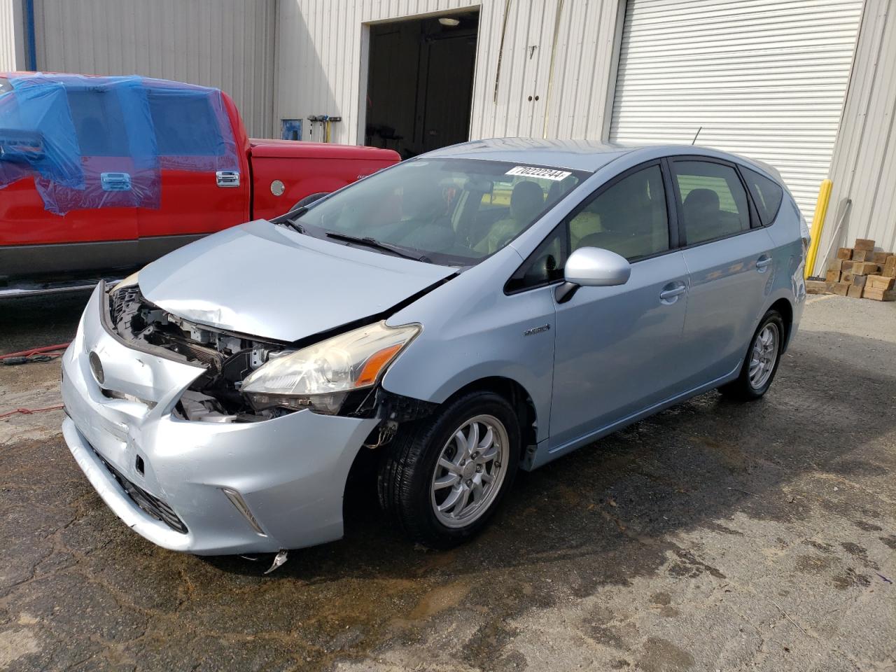 TOYOTA Prius V 2014