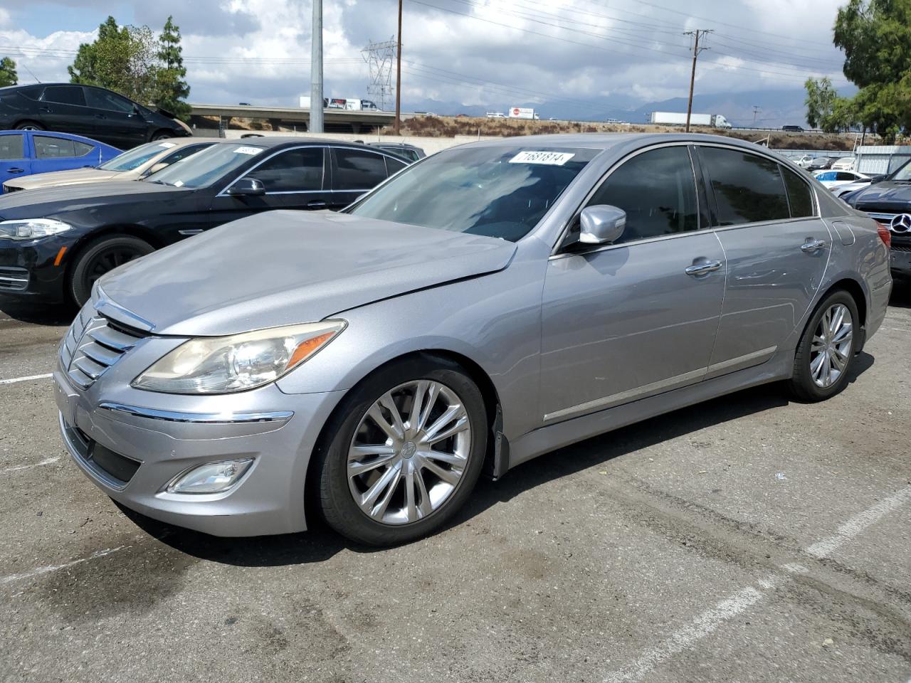 HYUNDAI GENESIS 4. 2012