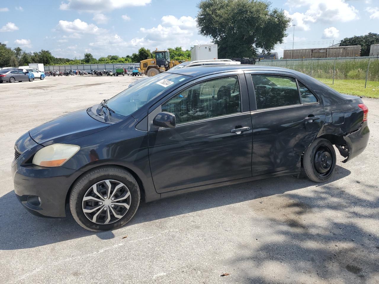 TOYOTA Yaris 2010