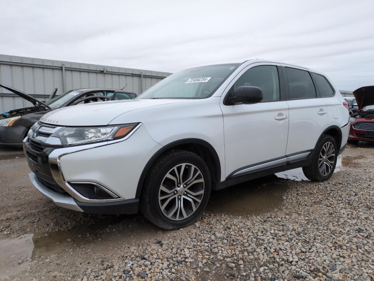 MITSUBISHI OUTLANDER 2016