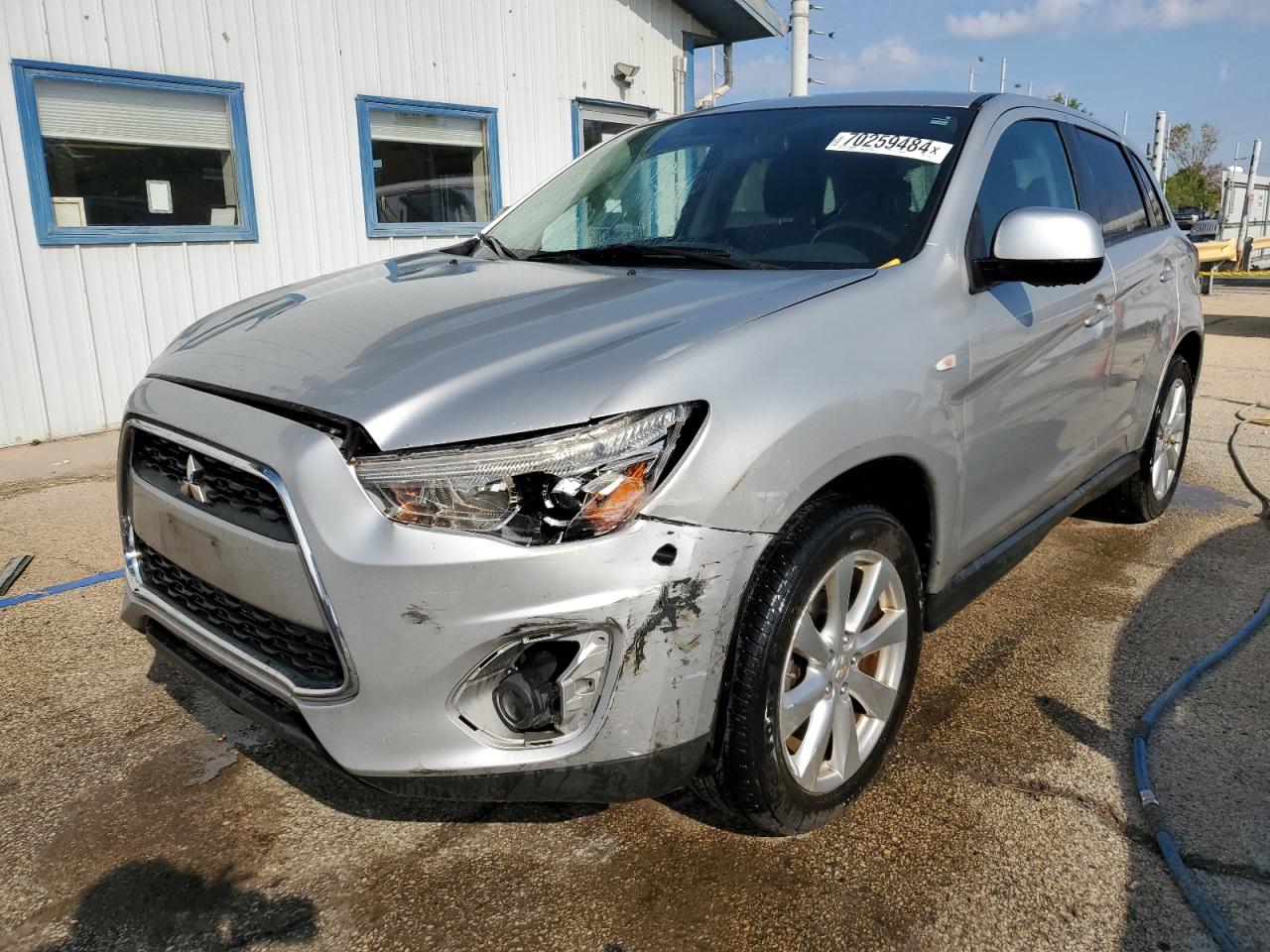 MITSUBISHI OUTLANDER 2015