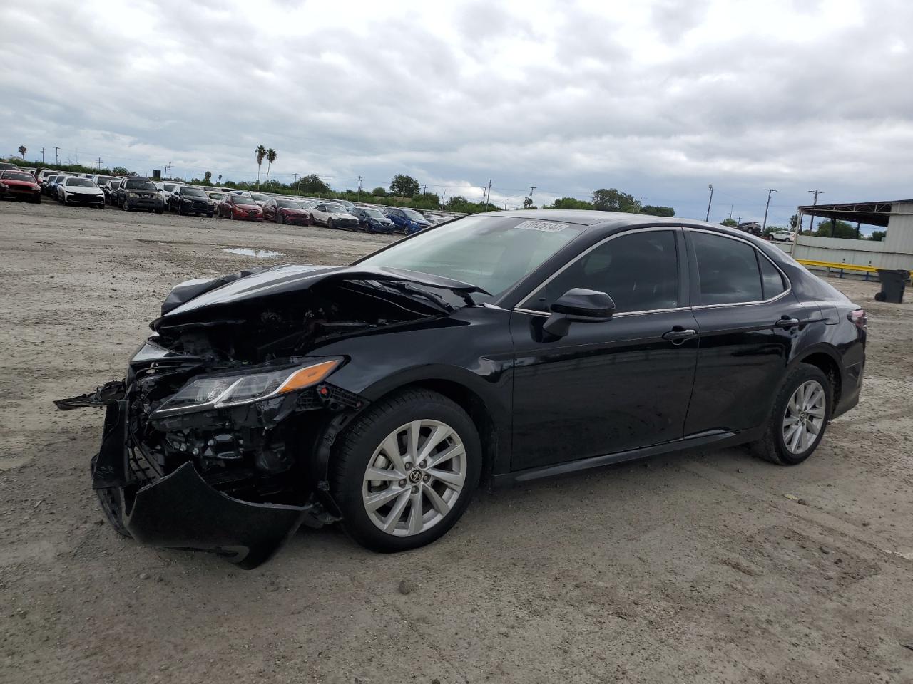 TOYOTA CAMRY LE 2023
