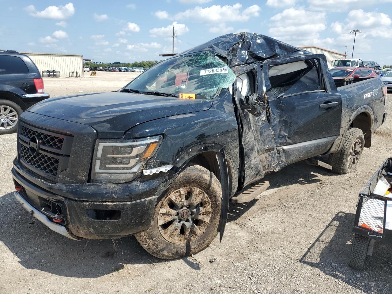 NISSAN TITAN SV 2023