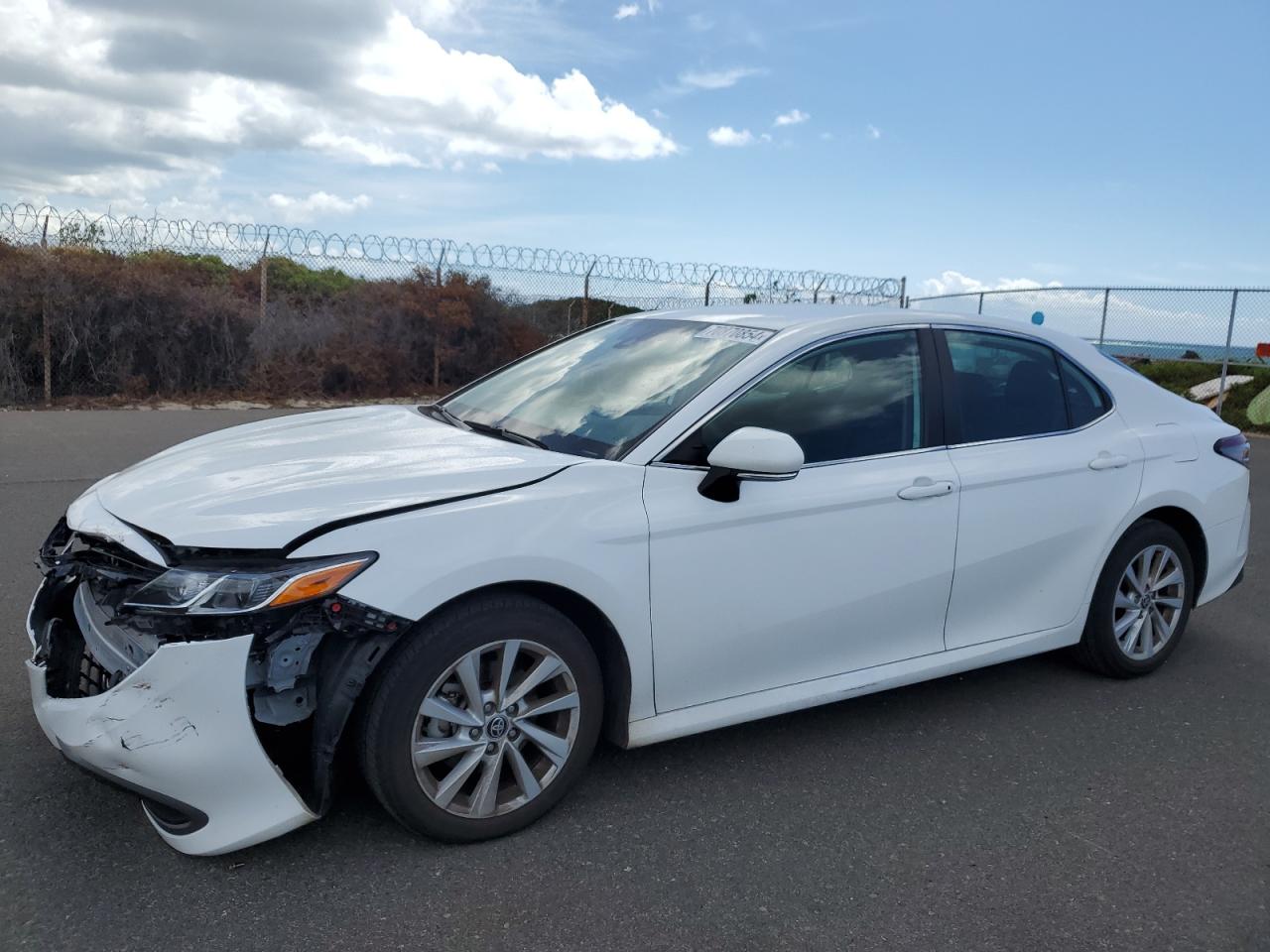 TOYOTA CAMRY LE 2022