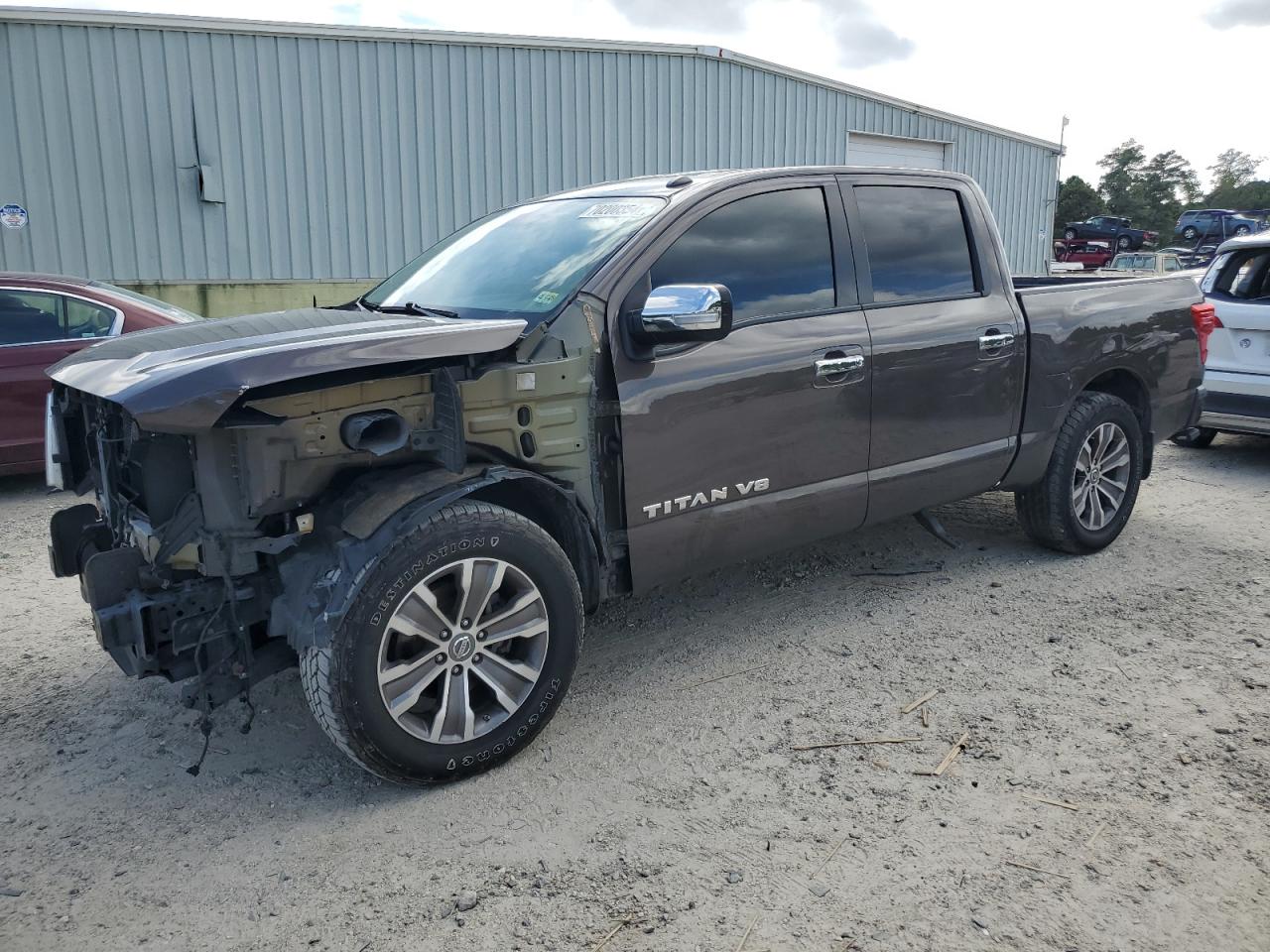 NISSAN TITAN PLAT 2019