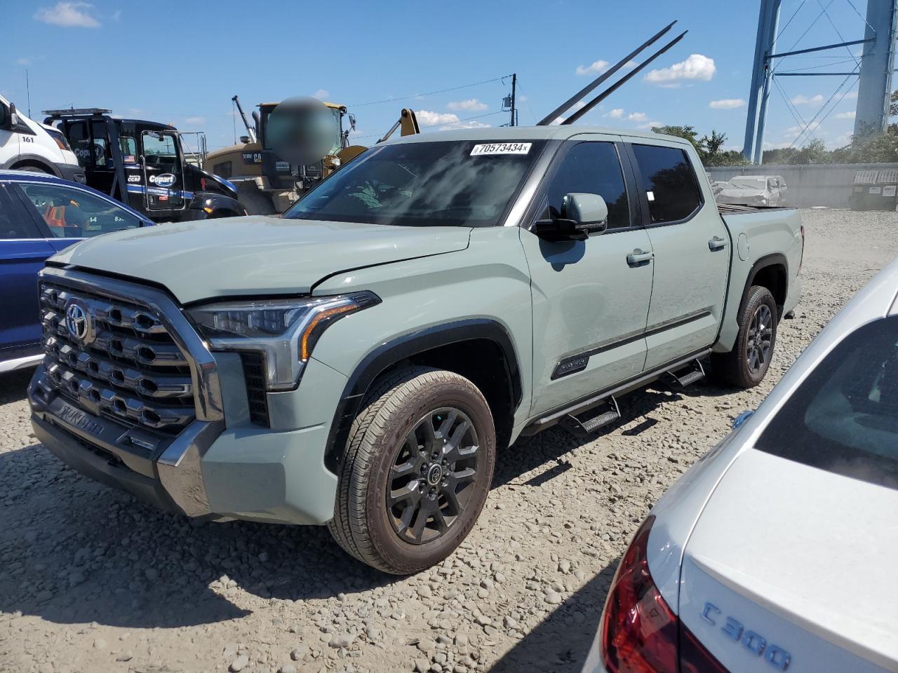 TOYOTA TUNDRA CRE 2024