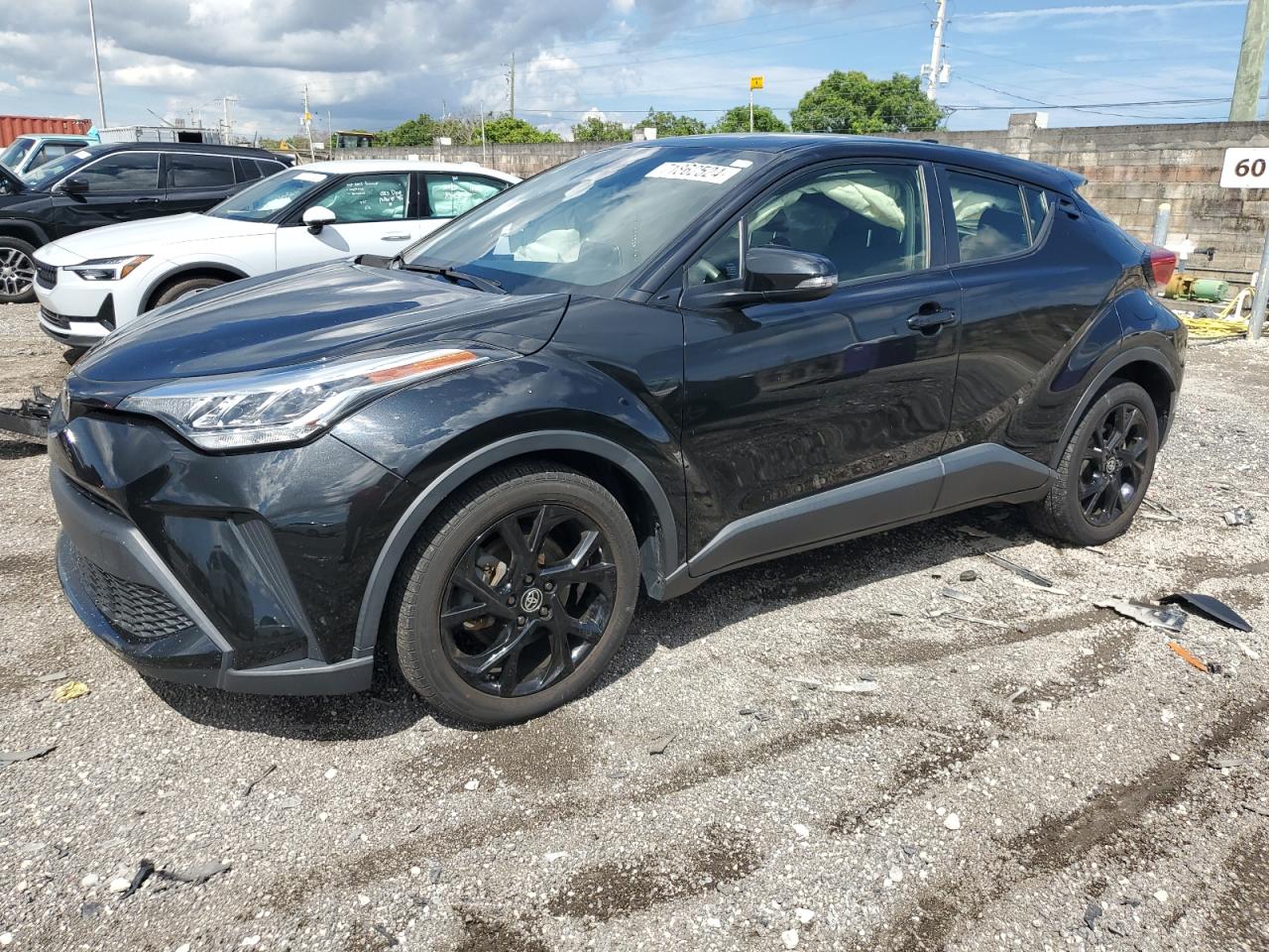 TOYOTA C-HR XLE 2021