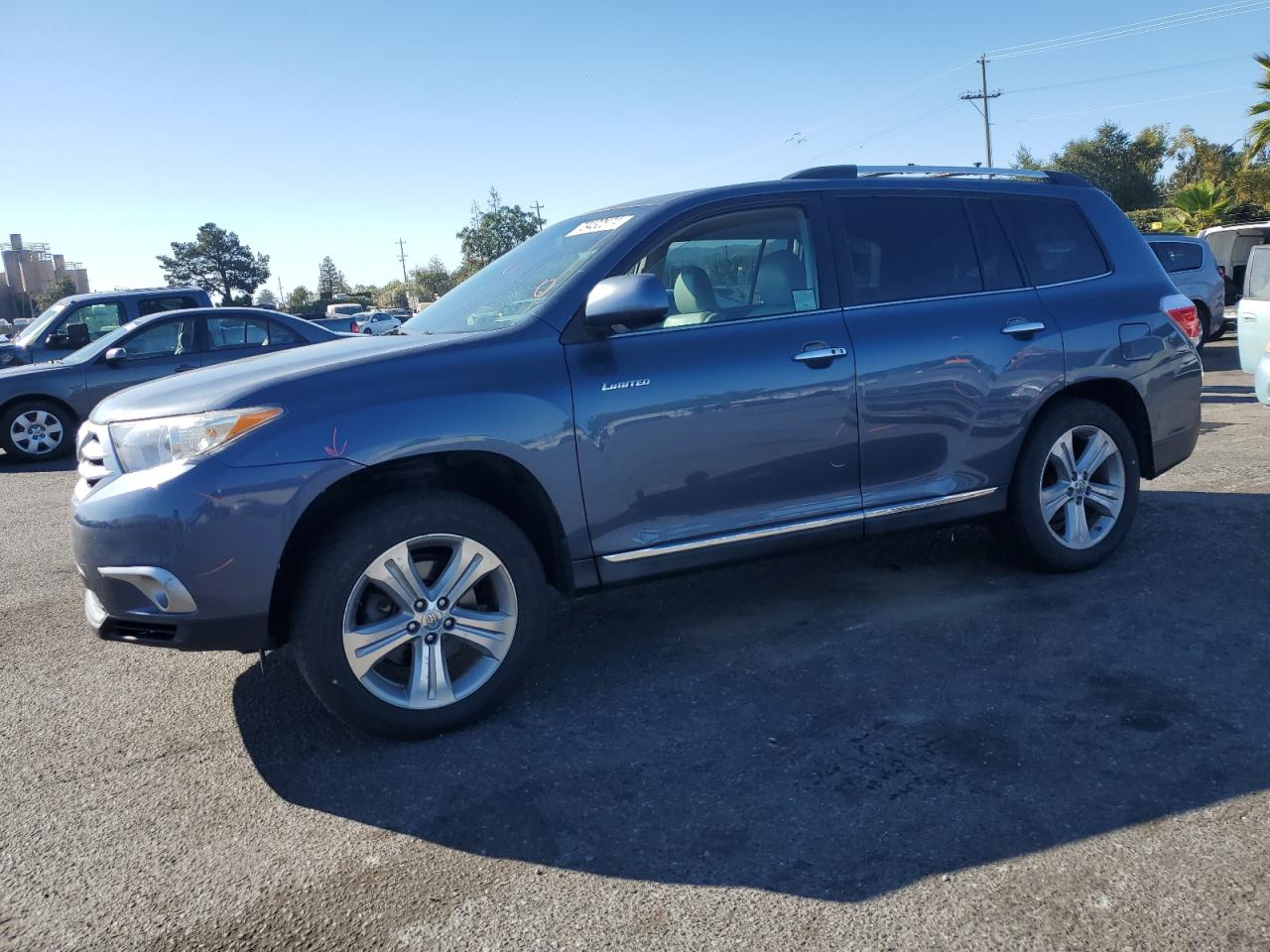TOYOTA HIGHLANDER 2013