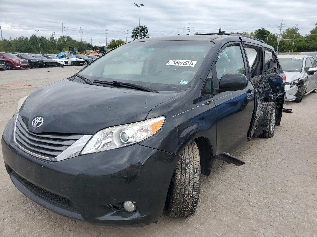 TOYOTA SIENNA XLE 2011