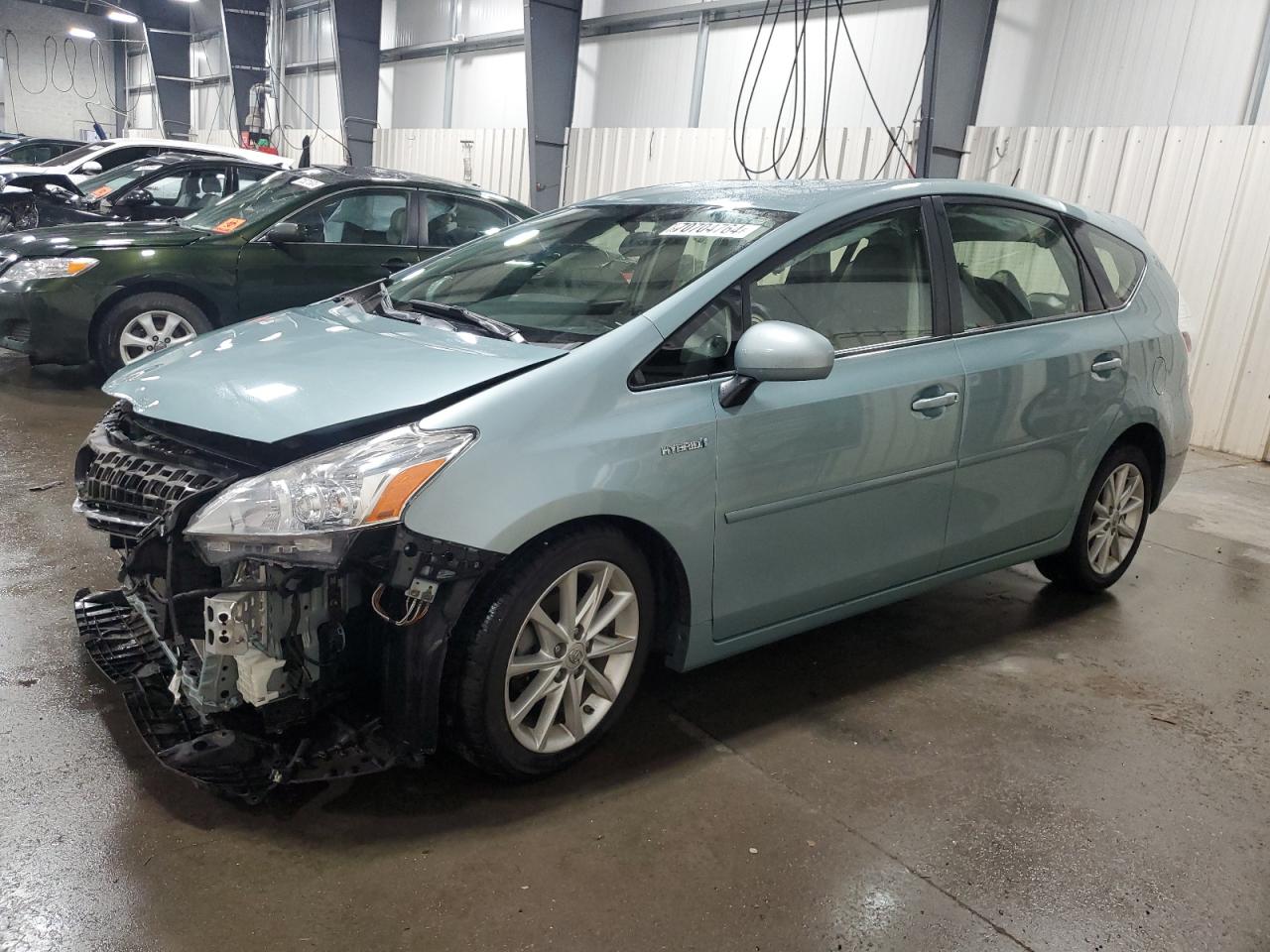 TOYOTA PRIUS V 2014