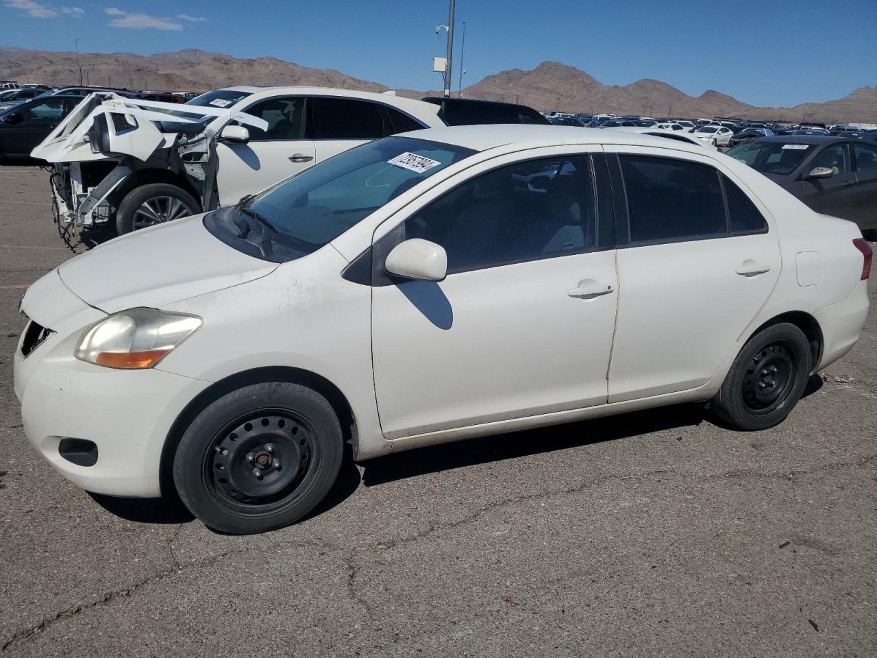 TOYOTA Yaris 2010