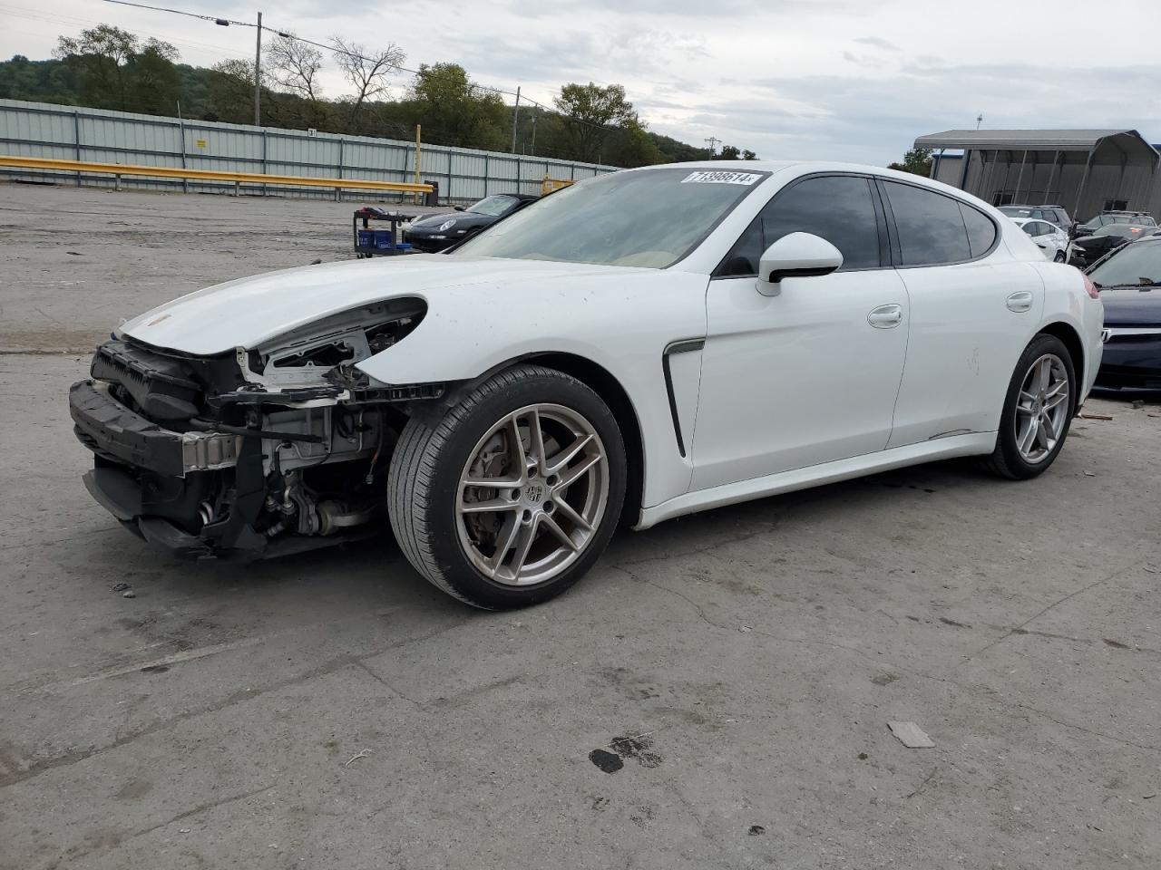 PORSCHE PANAMERA 2 2015