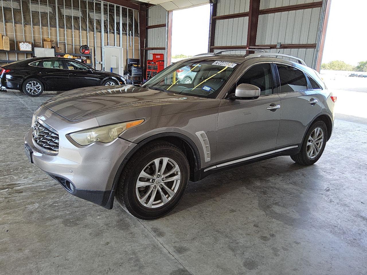 INFINITI FX35 2010