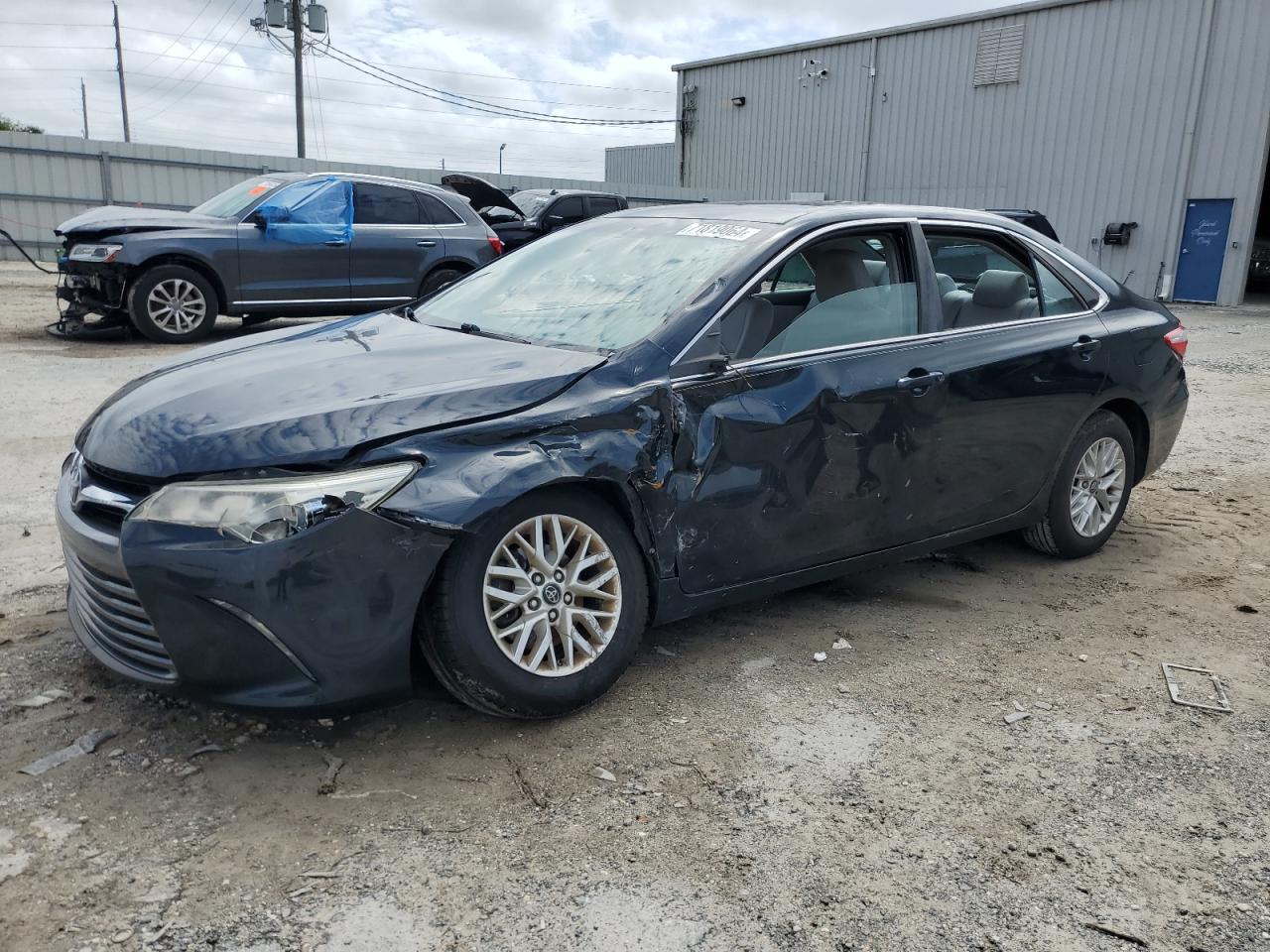 TOYOTA CAMRY LE 2017