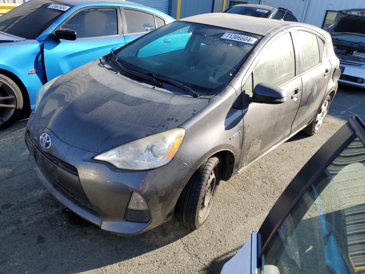TOYOTA PRIUS C 2014