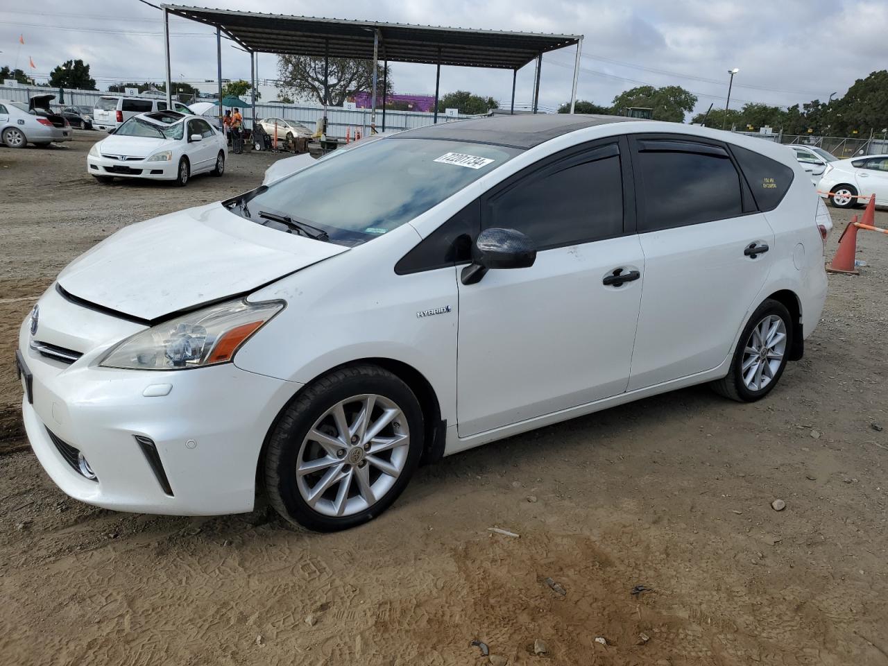 TOYOTA PRIUS V 2013
