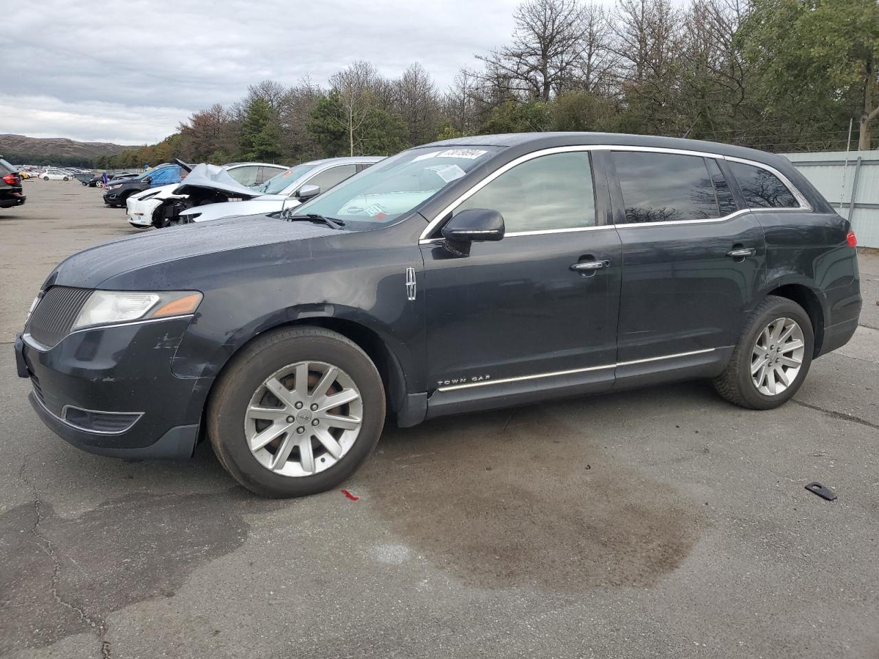 LINCOLN MKT 2014