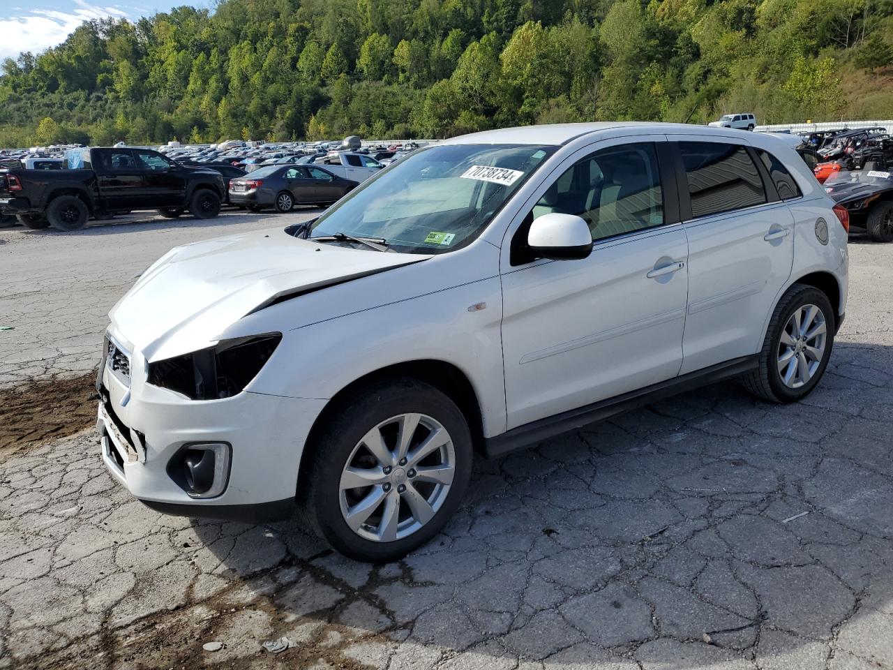 MITSUBISHI OUTLANDER 2015