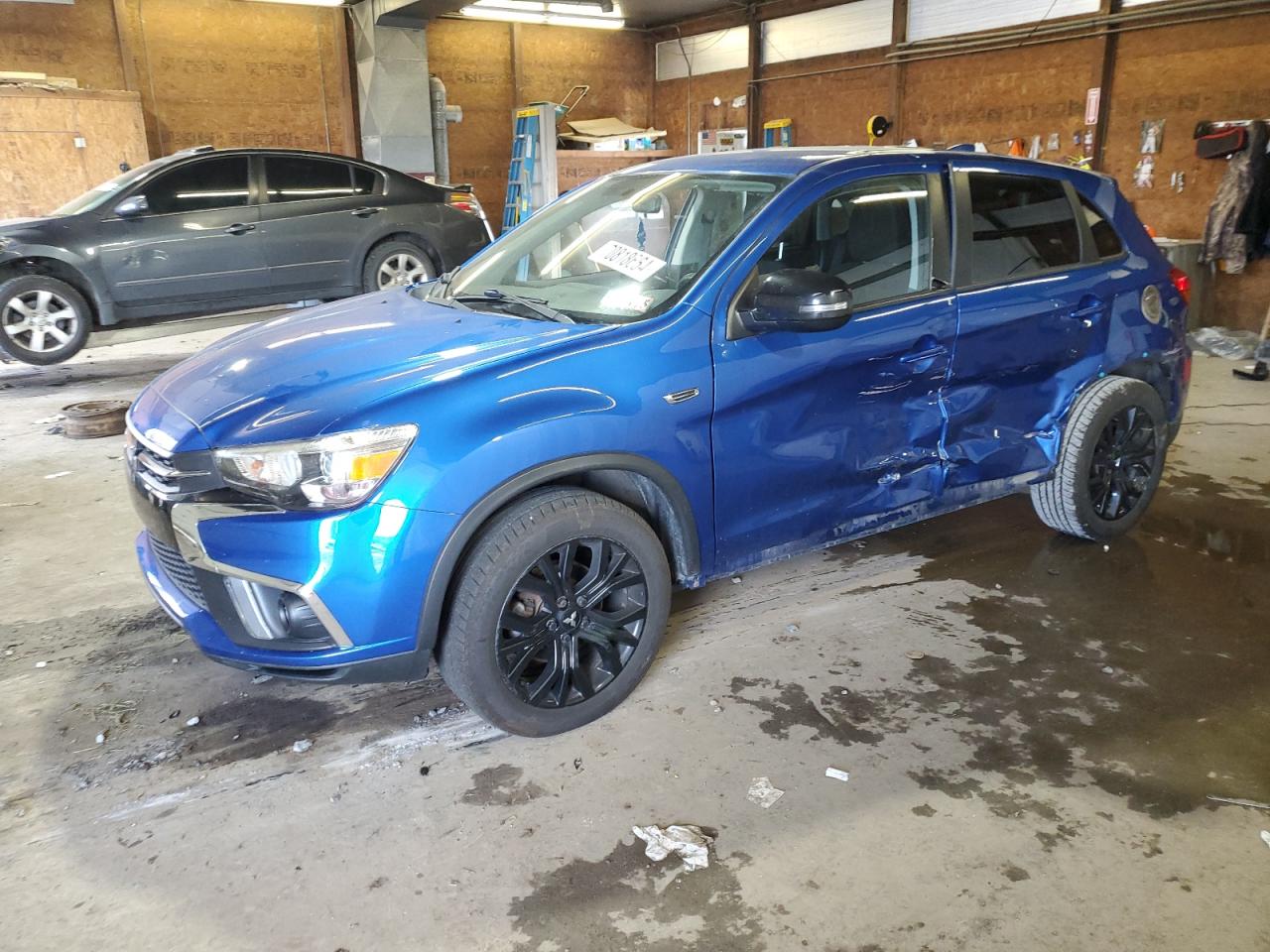 MITSUBISHI OUTLANDER 2018