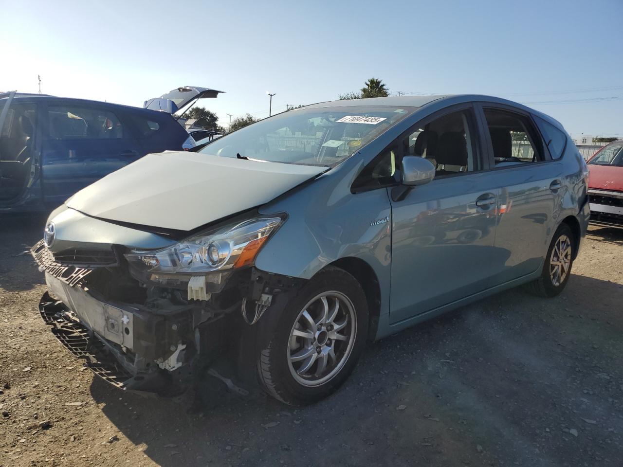 TOYOTA PRIUS V 2015