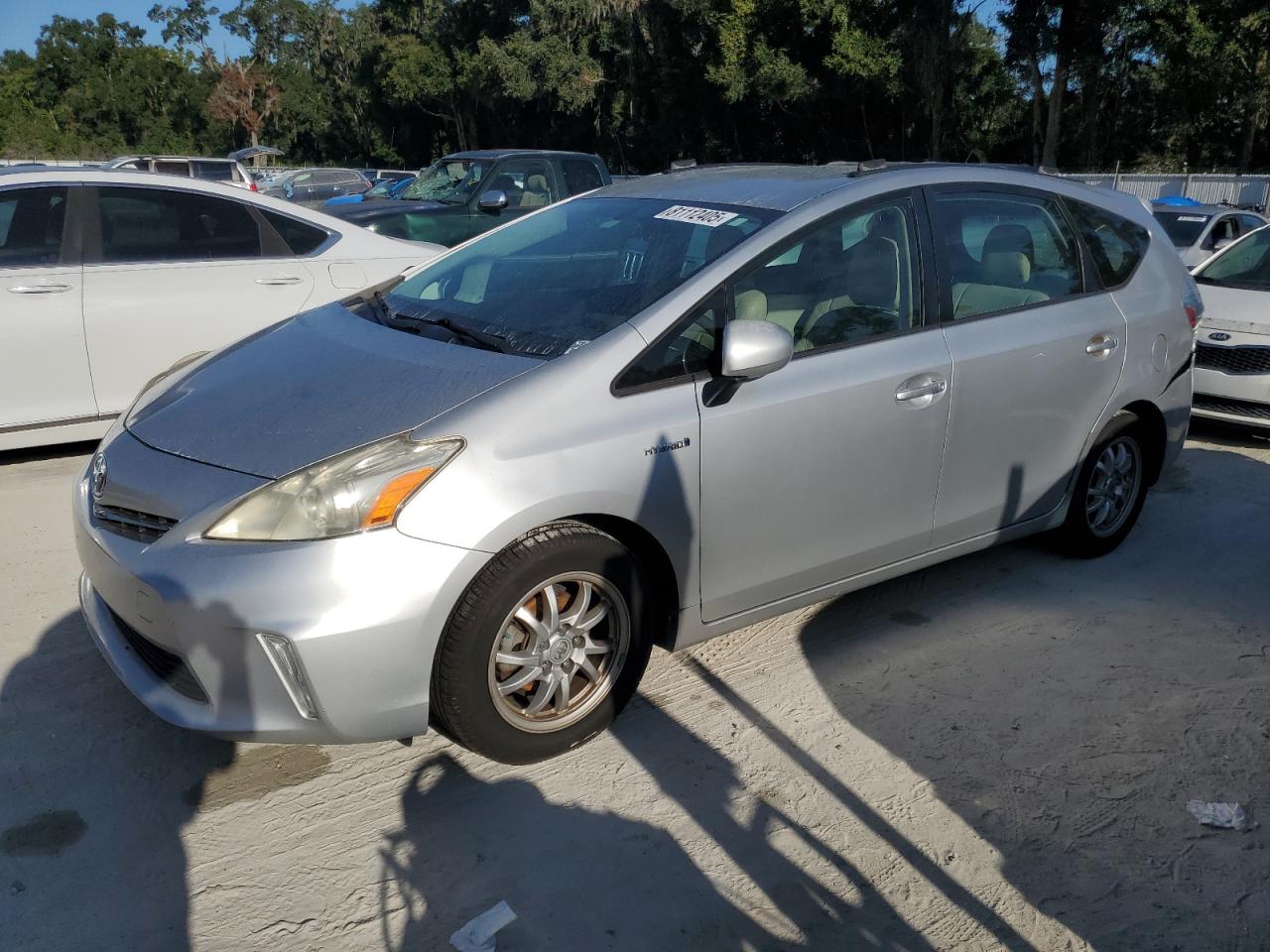 TOYOTA PRIUS V 2013