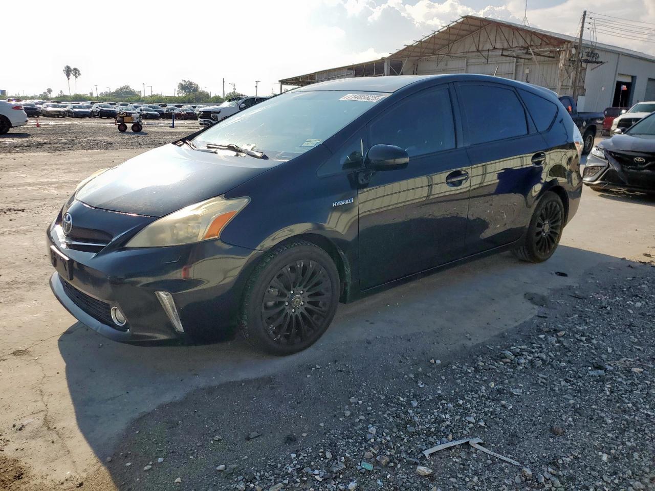 TOYOTA PRIUS V 2014