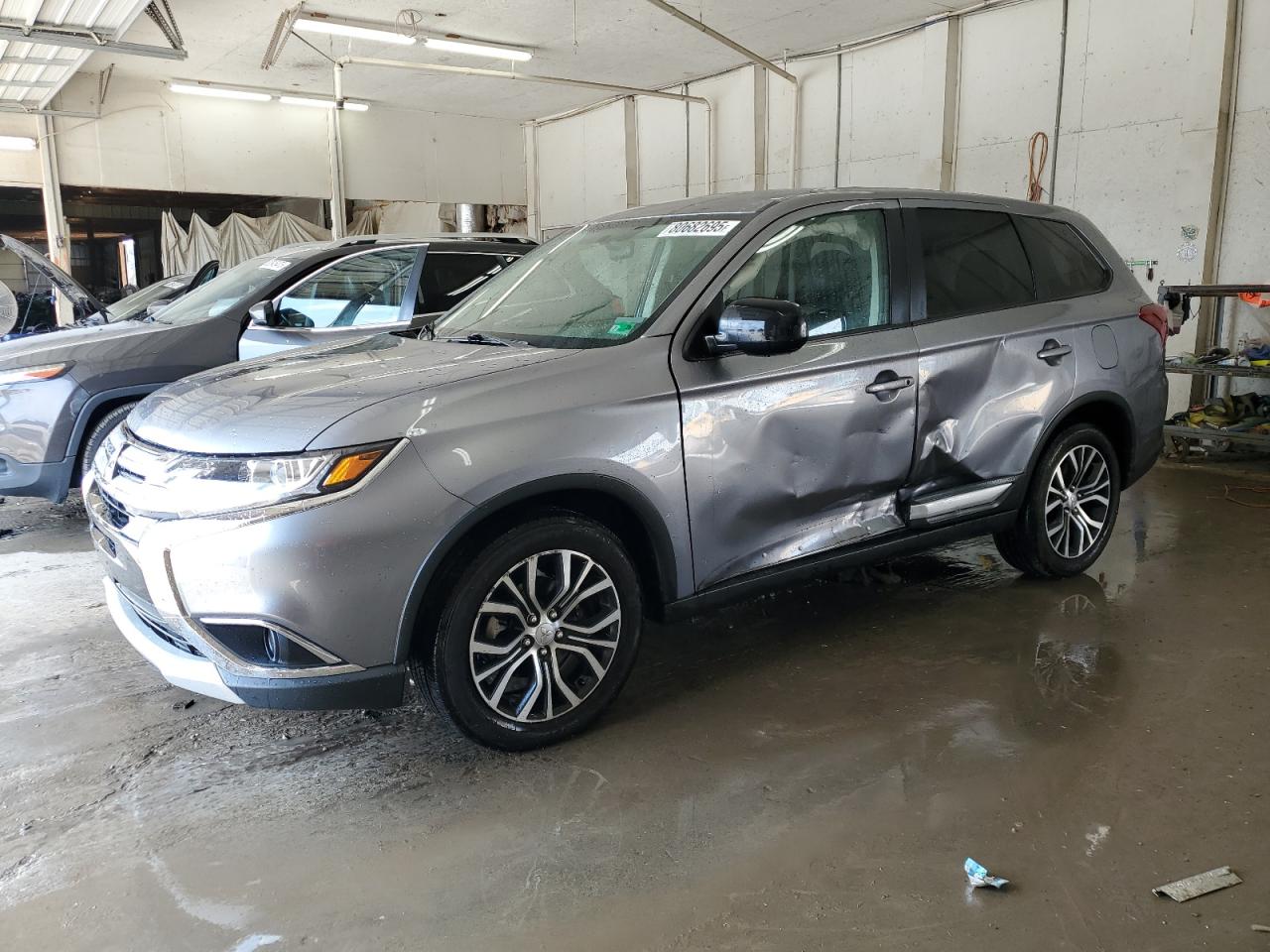 MITSUBISHI OUTLANDER 2018
