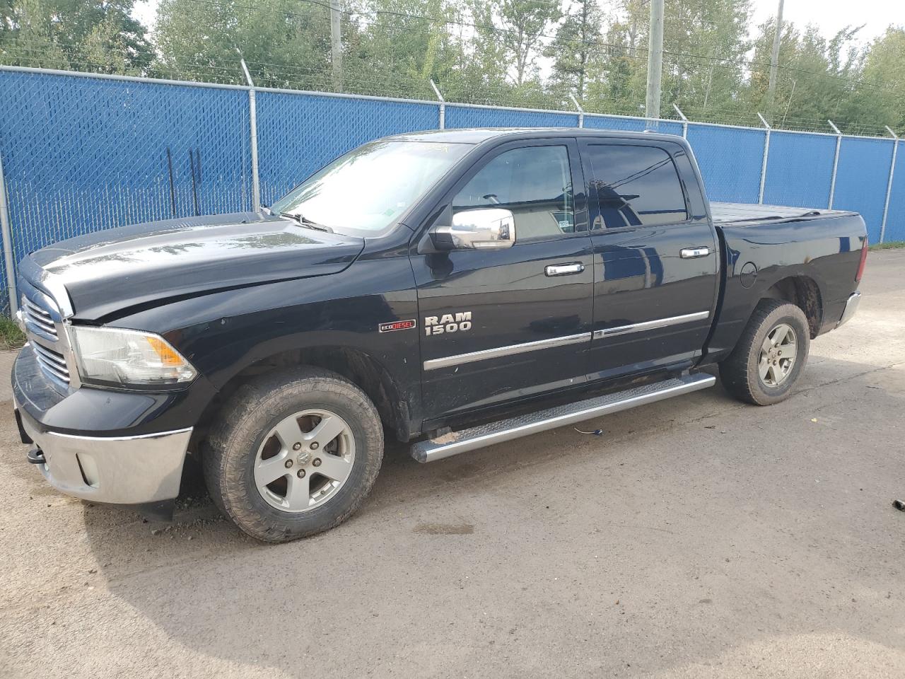 RAM 1500 SLT 2015