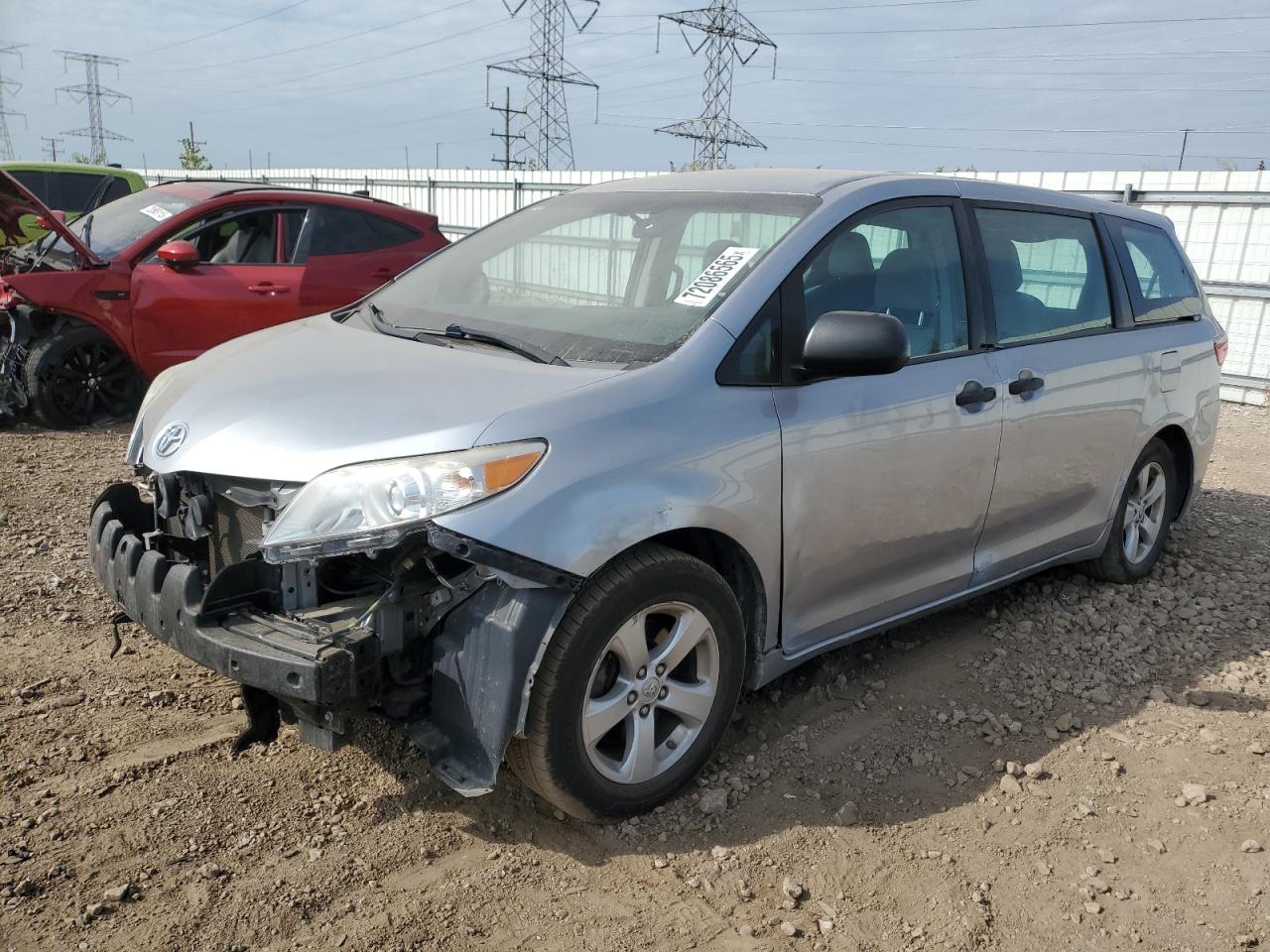 TOYOTA SIENNA 2017
