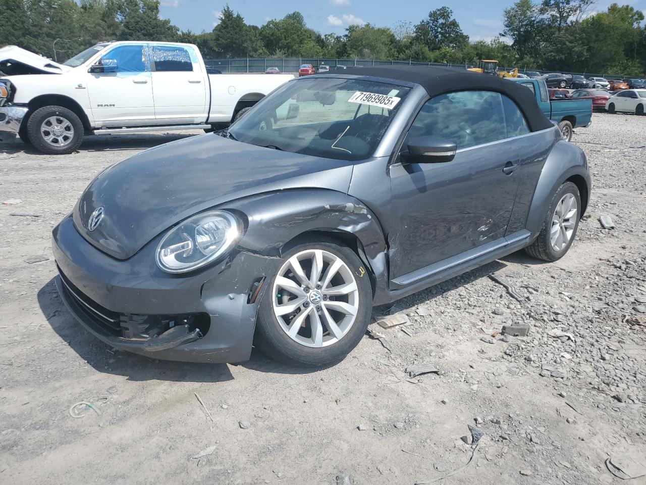 VOLKSWAGEN BEETLE 2013