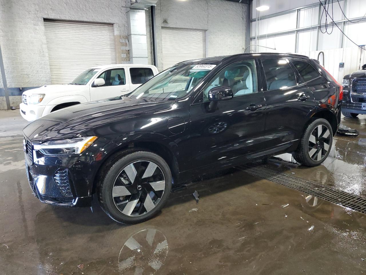 VOLVO XC60 PLUS 2025