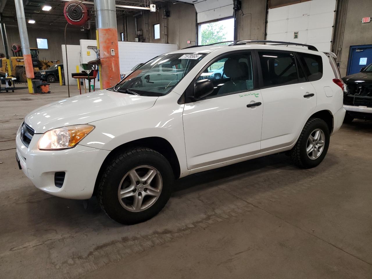 TOYOTA RAV4 2011