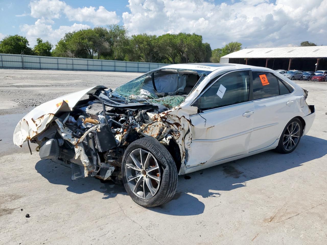 TOYOTA CAMRY LE 2017