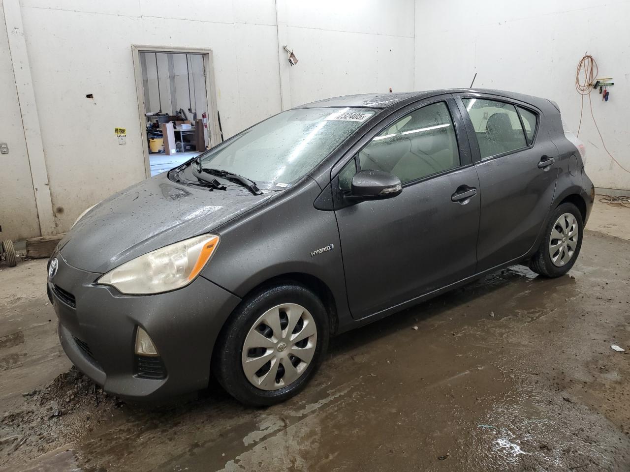 TOYOTA PRIUS C 2014