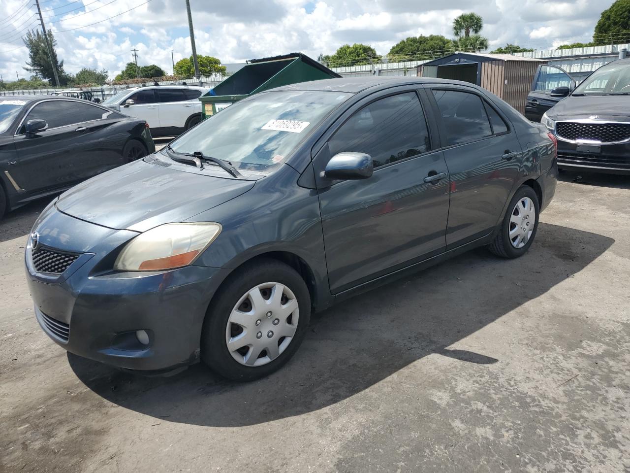 TOYOTA YARIS 2011